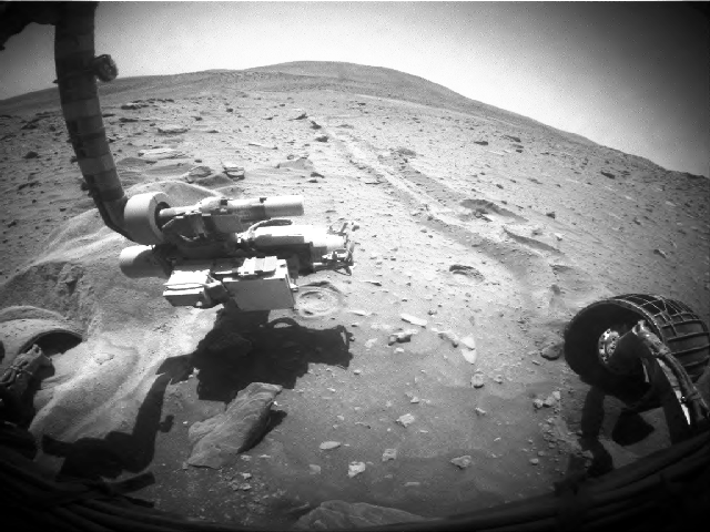 Spirit rover embedded in loose soil.